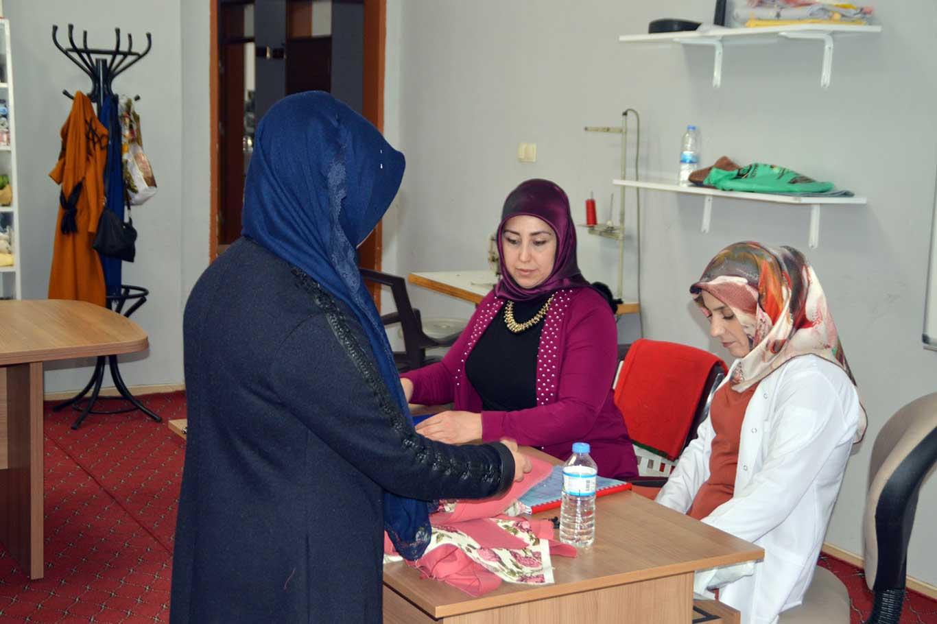 Ağrılı kadınlar ADEM'le ev ekonomilerine katkı sağlıyorlar
